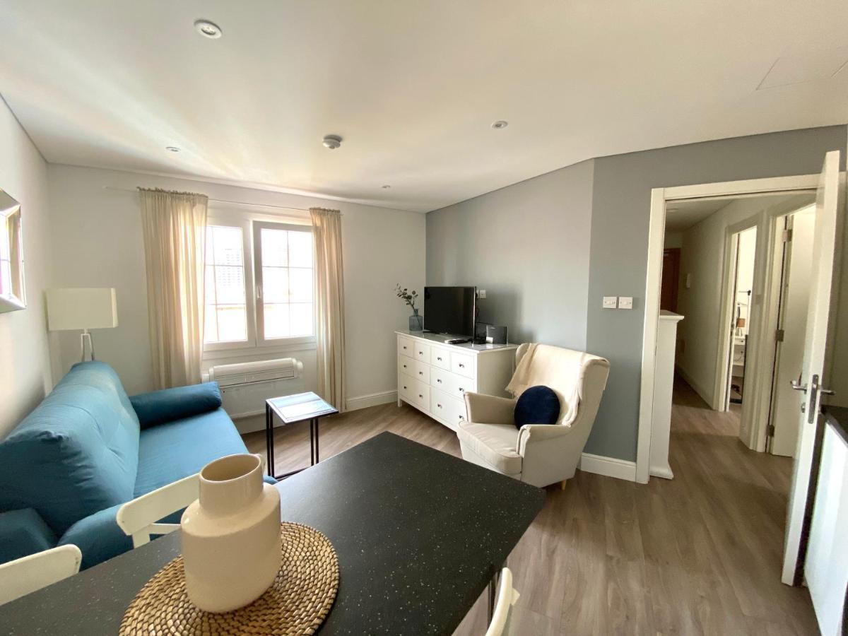 Deluxe City Centre Two Bedroom - Grand Central House 지브롤터 외부 사진