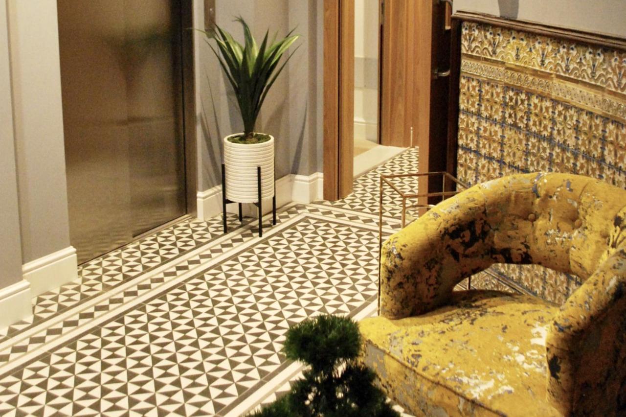 Deluxe City Centre Two Bedroom - Grand Central House 지브롤터 외부 사진