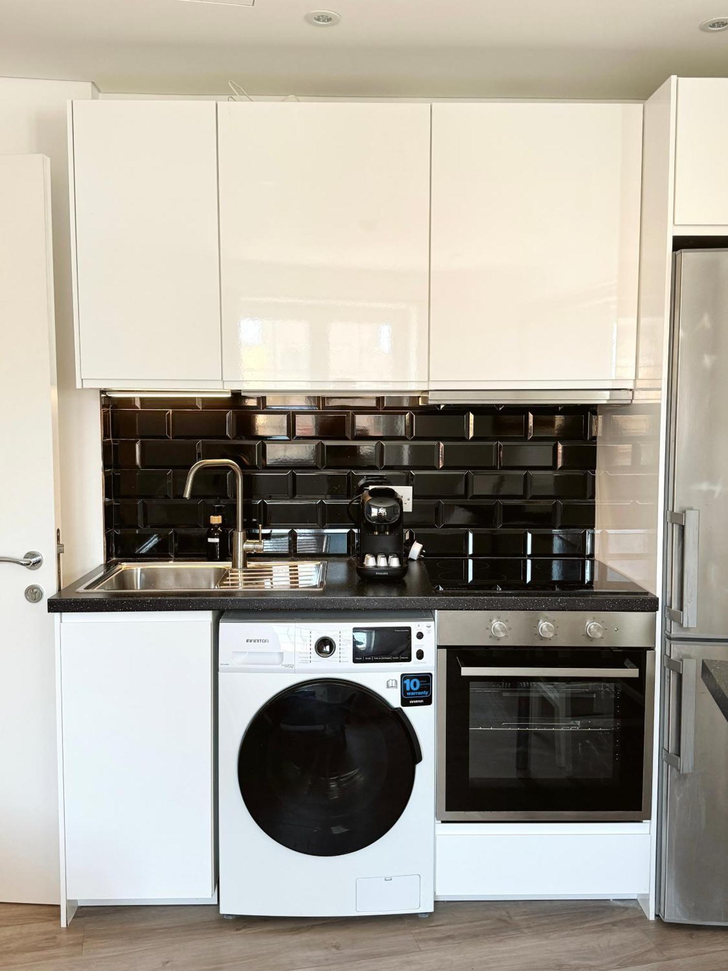 Deluxe City Centre Two Bedroom - Grand Central House 지브롤터 외부 사진