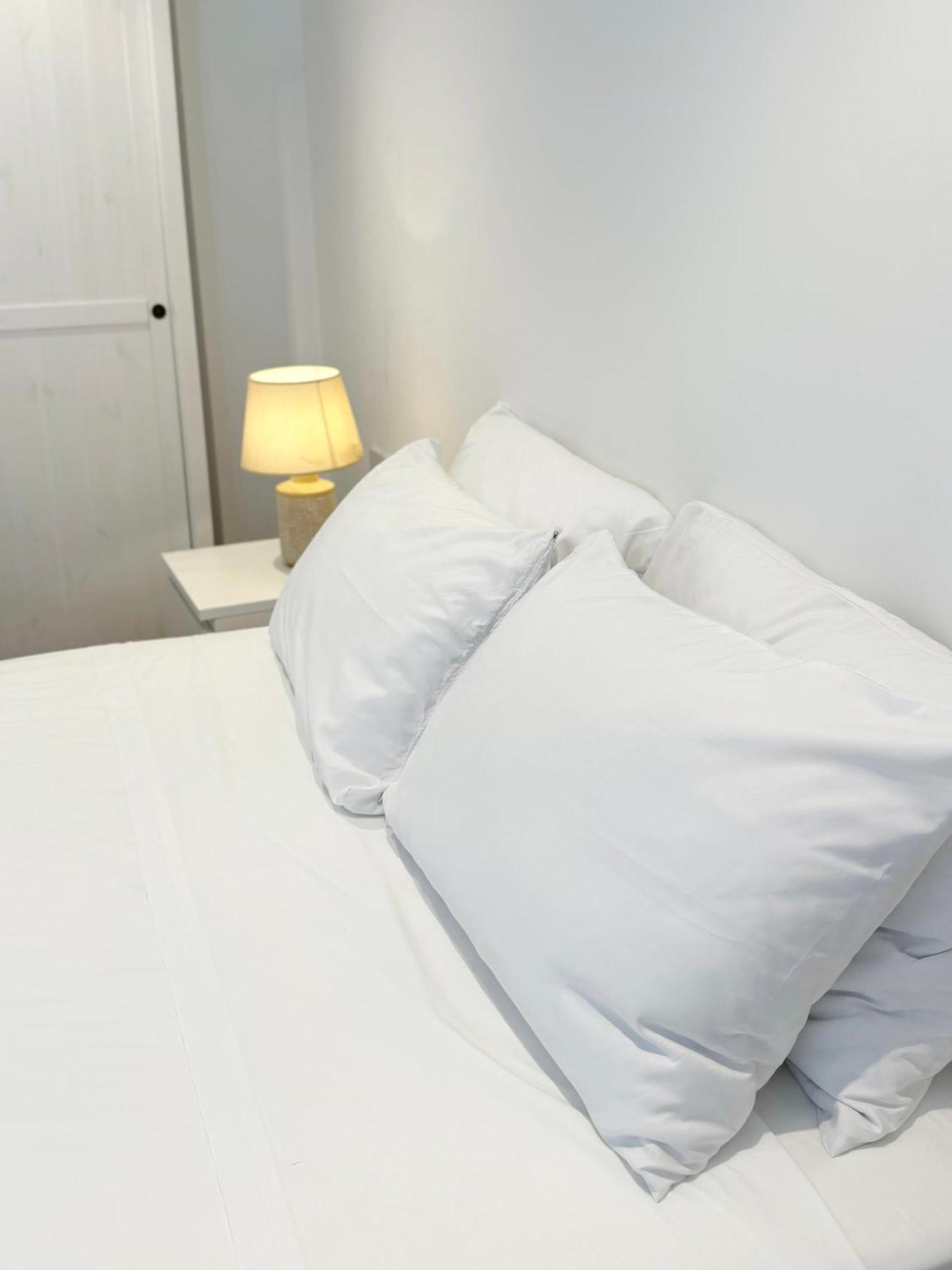 Deluxe City Centre Two Bedroom - Grand Central House 지브롤터 외부 사진